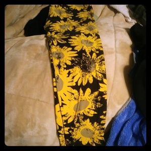 Lularoe sunflower leggings os